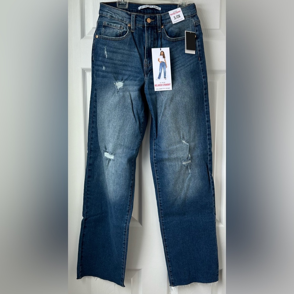 Celebrity Pink Hi-Rise Relaxed Straight Leg Jeans. Blue Denim.Size 3/26. NWT